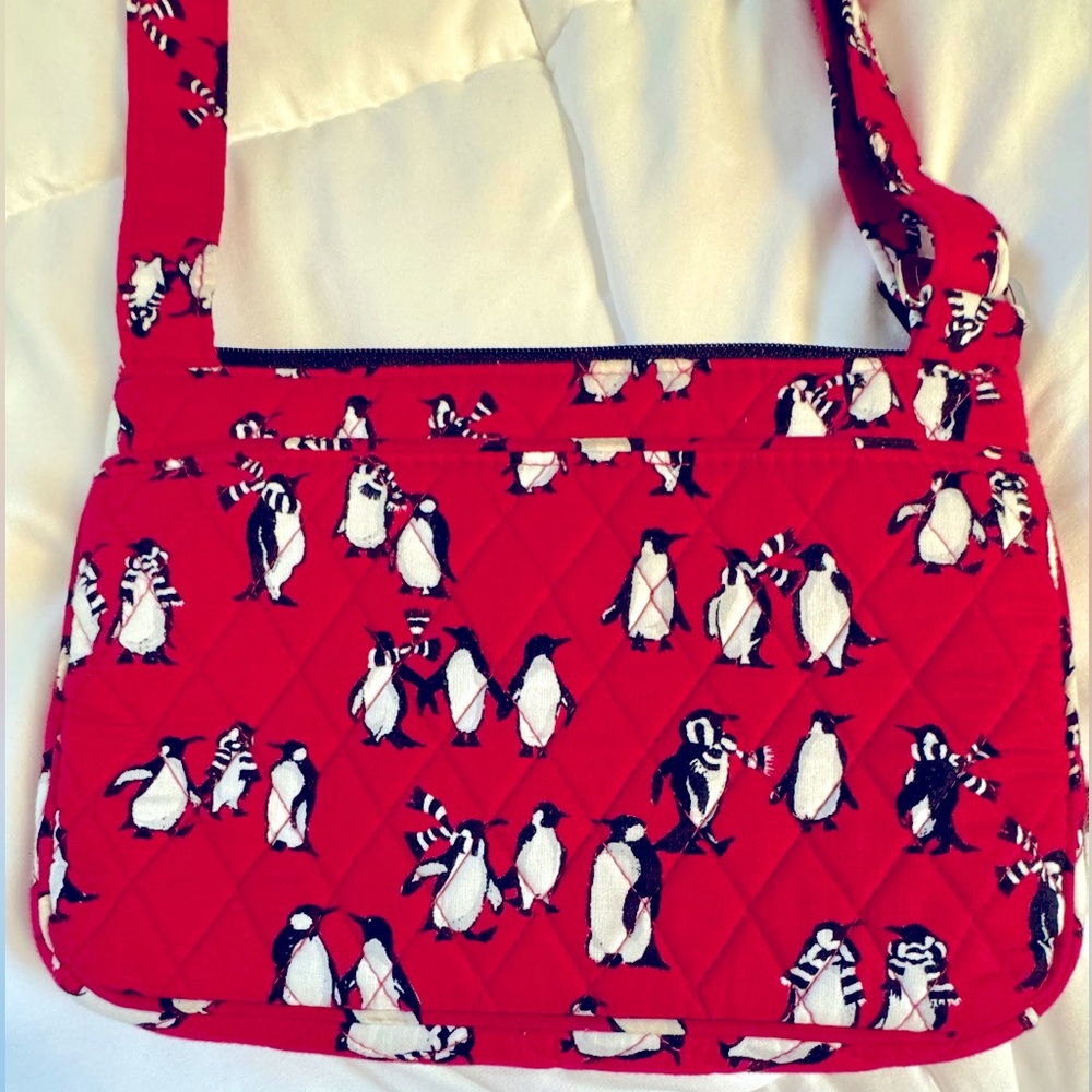 VERA BRADLEY RED LITTLE HIPSTER CROSSBODY Playful Penguins Bag Rare!